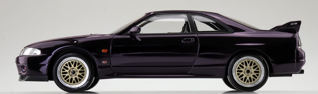 Aoshima 1/32 Nissan R33 Skyline GT-R | Midnight Purple - Custom Wheel Version - Snap-Fit Model Kit - No Glue/Paint Required - JDM Authentic