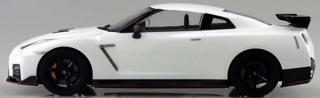 Aoshima 1/32 Nissan R35 GT-R NISMO 2017 | Precision Scale Model - Authentic JDM Collectible - Brand New
