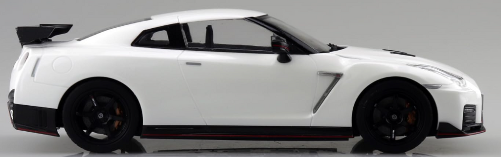 Aoshima 1/32 Nissan R35 GT-R NISMO 2017 | Precision Scale Model - Authentic JDM Collectible - Brand New